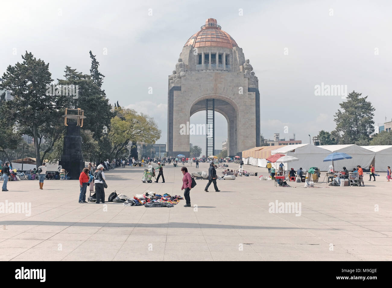 La Plaza de la République avec le Monument de la révolution est une région populaire pour protester contre des enjeux ayant une incidence sur le peuple mexicain. Banque D'Images