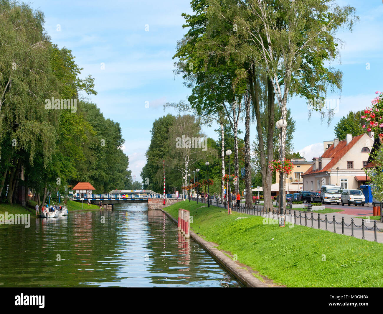 Luczanski voyage canal par Giżycko la ville. Lacs de Mazurie District. Warmian-Masurian province, en Pologne. L'Europe. Banque D'Images