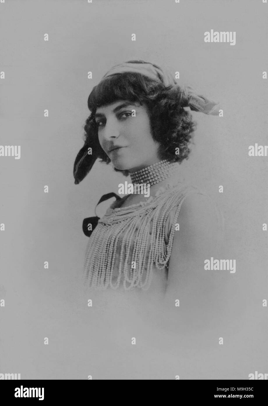 Portrait de l'artiste française Claudine polaire ( 1874 - 1939 ) -  photographie par Anonyme Photo Stock - Alamy