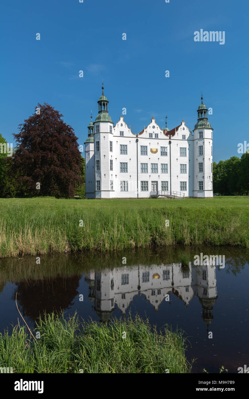 Château Renaissance d'Ahrensburg, Ahrensburg, aujourd'hui un site d'événements und musuem, comté de Storman, Schleswig-Holstein, Allemagne, Europe Banque D'Images