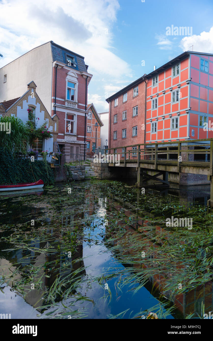 Ancien moulin à eau dans le centre historique de la ville de Bad Oldesloe, comté de Storman, Schleswig-Holstein, Allemagne, Europe Banque D'Images