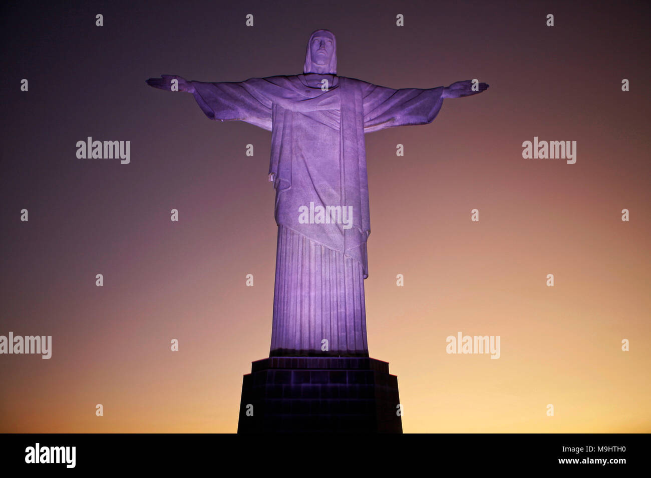 Le Christ Rédempteur, Cristo Redentor, est un art déco statue de Jésus Christ à Rio de Janeiro, Brésil, créé par le sculpteur français Paul Landowski Banque D'Images