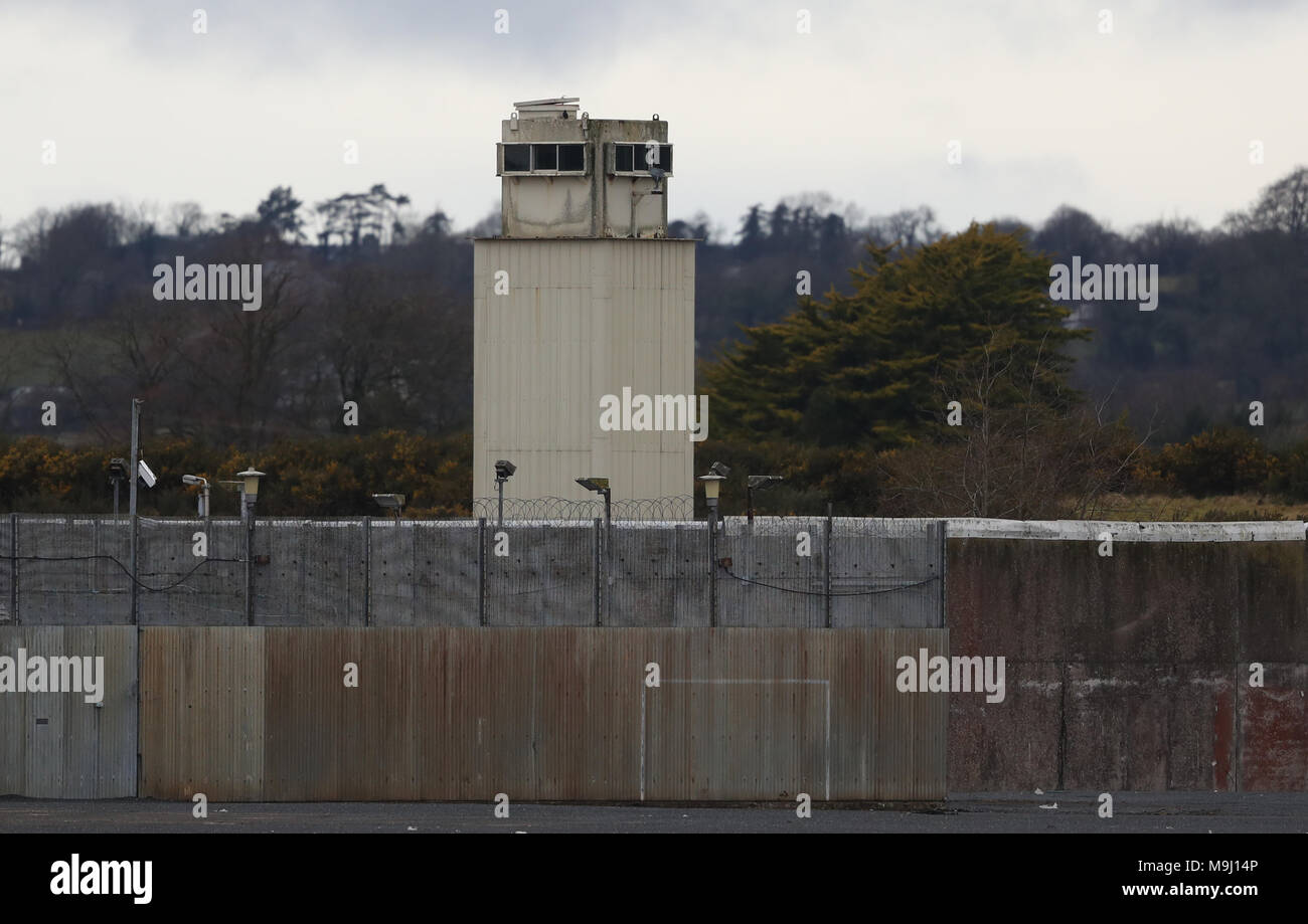 Un stock photo de tours de garde sur les vestiges de l'ancien bloc H prison labyrinthe à Long Kesh près de Lisburn en Irlande du Nord. Banque D'Images
