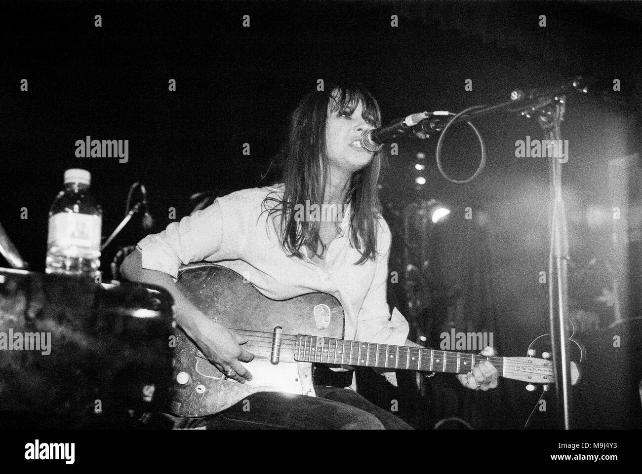 Cat Power effectuer à toutes les parties de demain, A.T.P 4e avril 2004, Camber Sands, seigle, West Sussex, Angleterre, Royaume-Uni. Banque D'Images