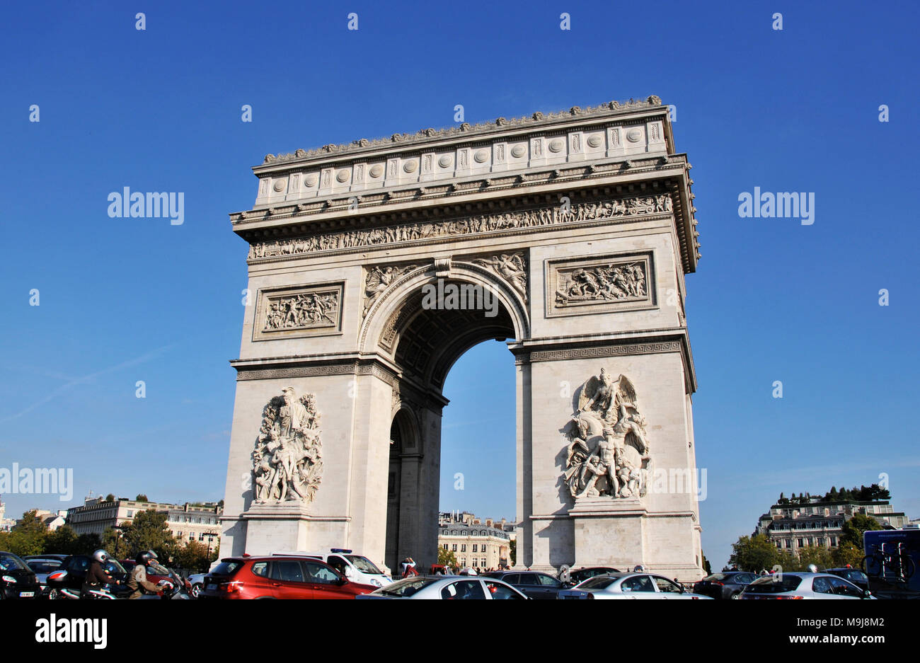 L'Arc de Triomphe de l'Étoile, la place Charles de Gaule, Paris, France Banque D'Images
