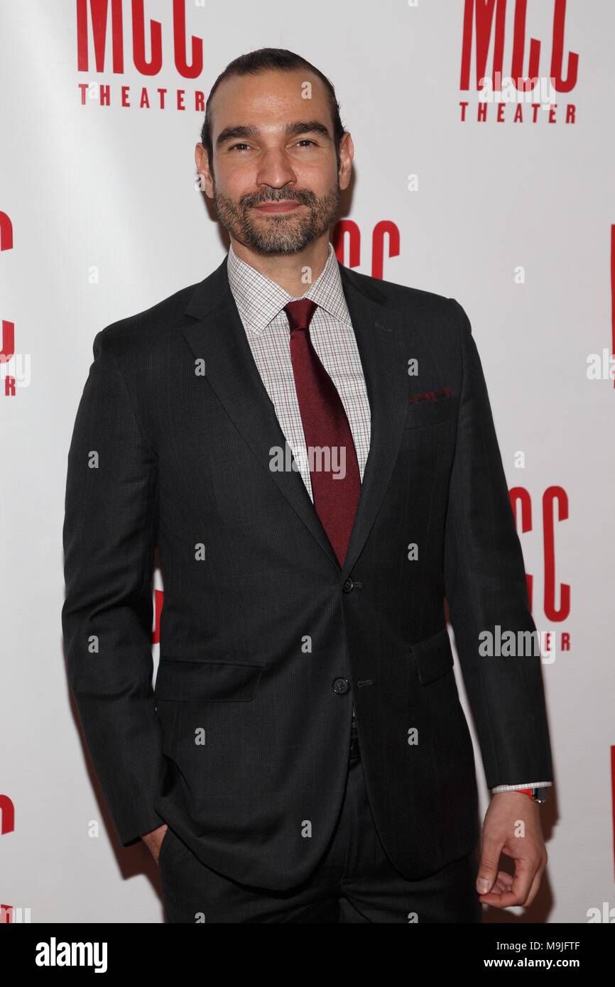 New York, NY, USA. Mar 26, 2018. Javier Munoz au niveau des arrivées pour le MCC Theatre présente mal attribué en 2018, Hammerstein Ballroom au centre de Manhattan, New York, NY 26 Mars, 2018. Crédit : Jason Smith/Everett Collection/Alamy Live News Banque D'Images