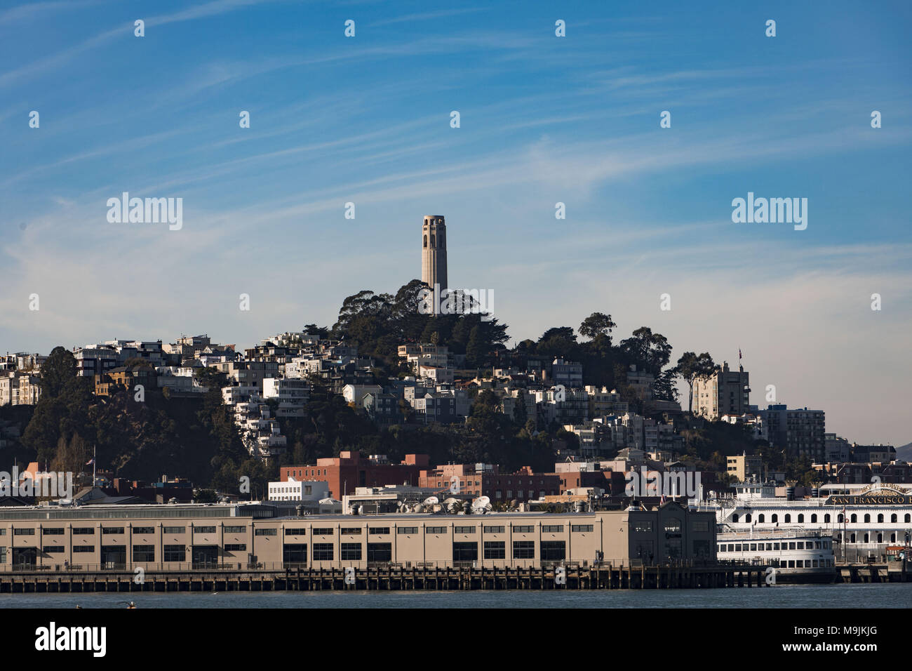 26 décembre 2017 - Vue de Lillian Coit Memorial Tower et l'horizon de San Francisco (crédit Image : © Greg Chow via Zuma sur le fil) Banque D'Images