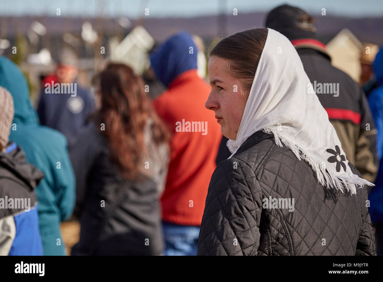 Les femmes Amish lors d'une vente de la boue. Le Comté de Lancaster, Pennsylvanie, USA Banque D'Images