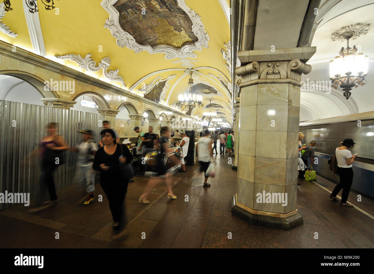 La station de métro Komsomolskaya, Moscou, Russie Banque D'Images