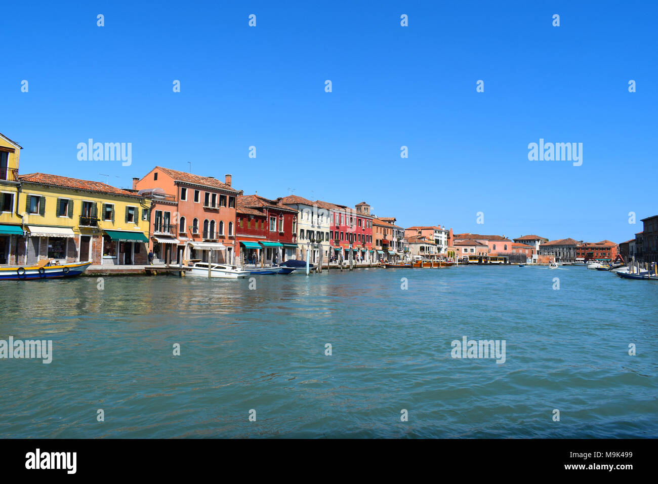 Scènes dans et autour de la lagune de Venise île de Murano, centre historique de la fabrication du verre à Venise, Italie Banque D'Images