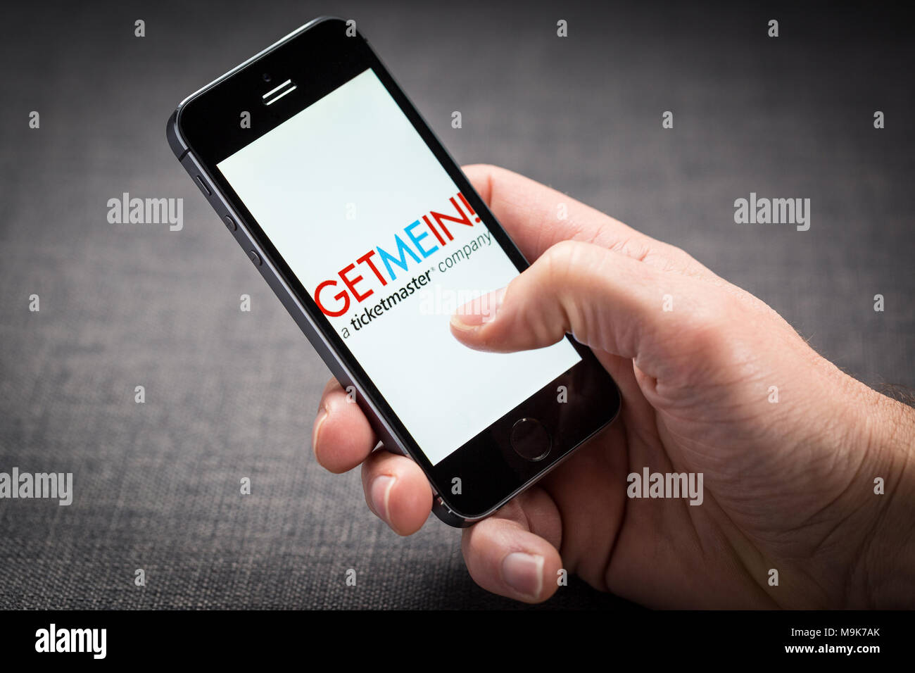 L'utilisation de Ticket Master Get Me In sur un iPhone Banque D'Images