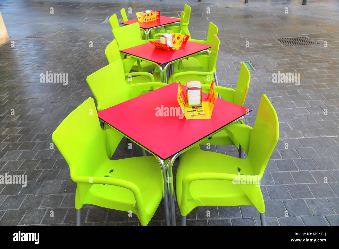 MALAGA, ESPAGNE-16 octobre 2016 : l'espagnol restaurant servant des aliments national Banque D'Images