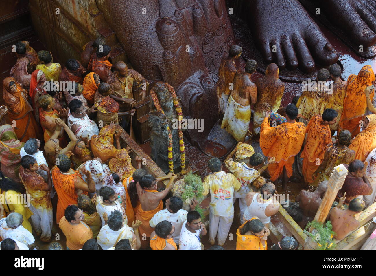 Mahamastakabhisheka festival - onction des Gommateshwara Bahubali Statue située à Shravanabelagola à Karnataka, en Inde. Il s'agit d'une importante Banque D'Images