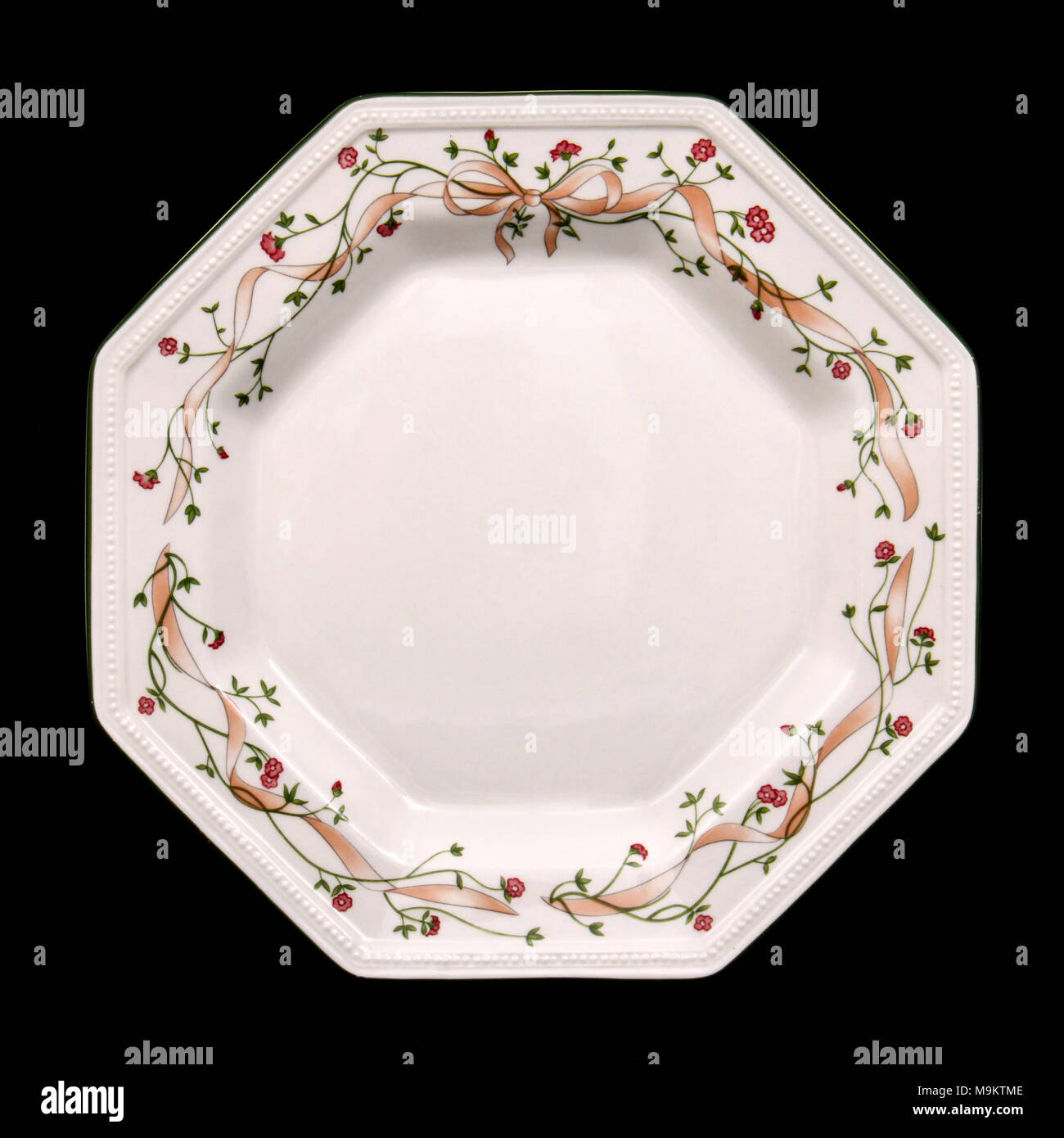 Johnson Brothers des années 80, 'beau' éternelle assiette octogonale, la plus réussie de la vaisselle de faïence dans l'histoire, conçu par Sarina Mascheroni. Banque D'Images
