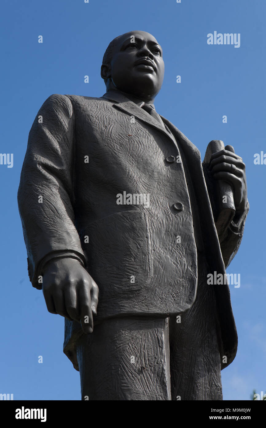 Statue du Dr Martin Luther King, Jr., dans le Kelly Ingram Park, Birmingham, Alabama Banque D'Images