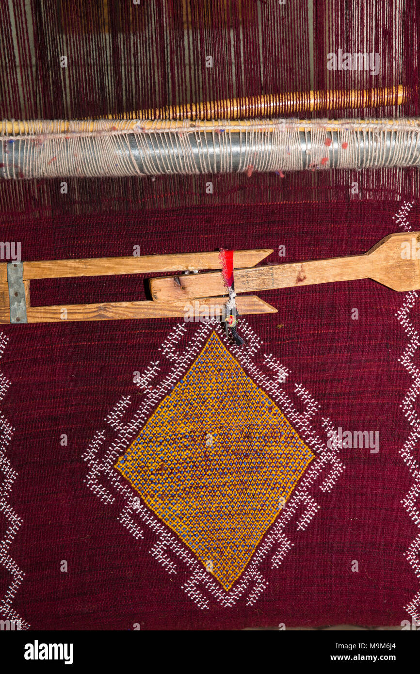 Le Maroc, Midelt, Kasbah Myriem, ne concernant que les femmes, atelier textiles tissés sur métier, détail Banque D'Images