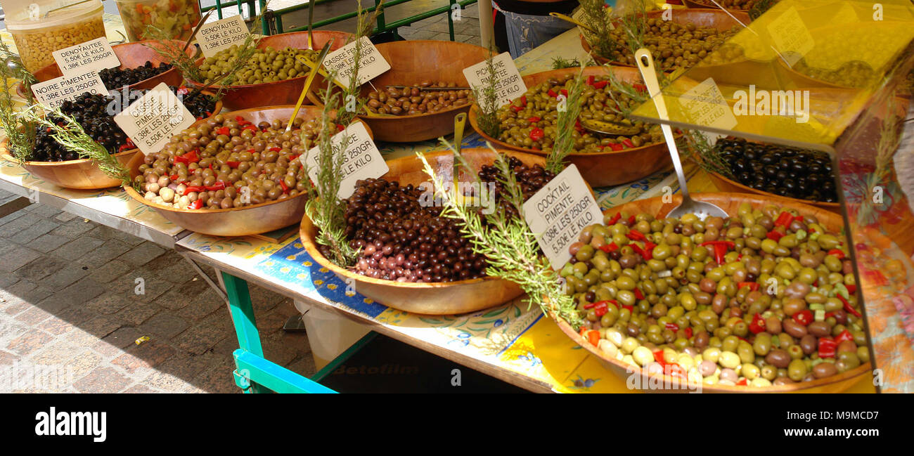 Au stand Olives Cours Lafayette Banque D'Images