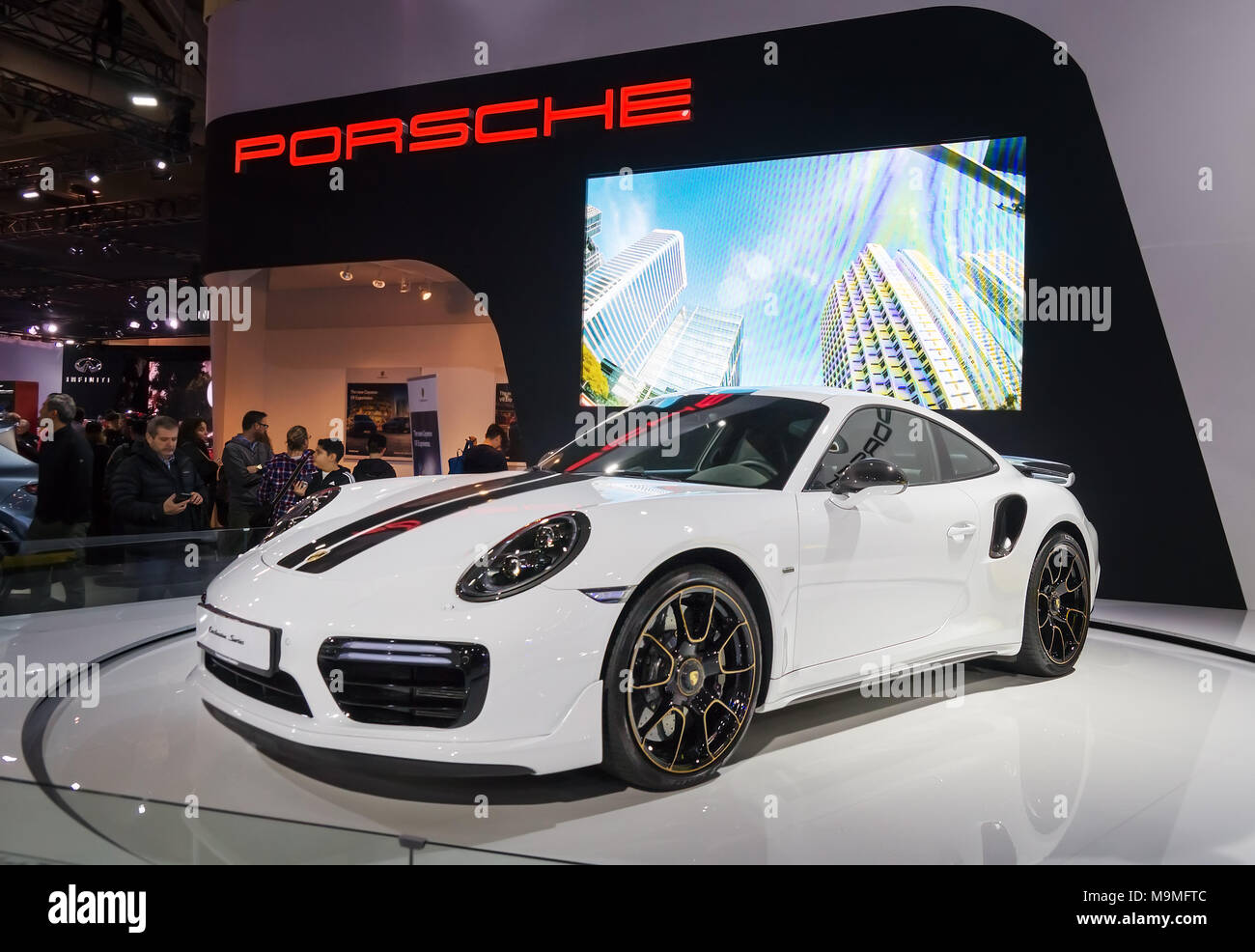 Toronto, Canada - 2018-02-19 : Porsche 911 Turbo S Série Exclusive affiche sur la Porsche AG 2018 exposition sur le Salon international canadien Banque D'Images