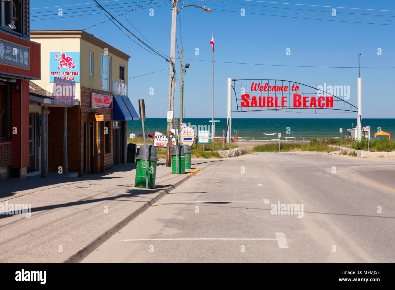 Le panneau de bienvenue au centre-ville de Sauble Beach, South Bruce Peninsula, en Ontario, Canada. Banque D'Images