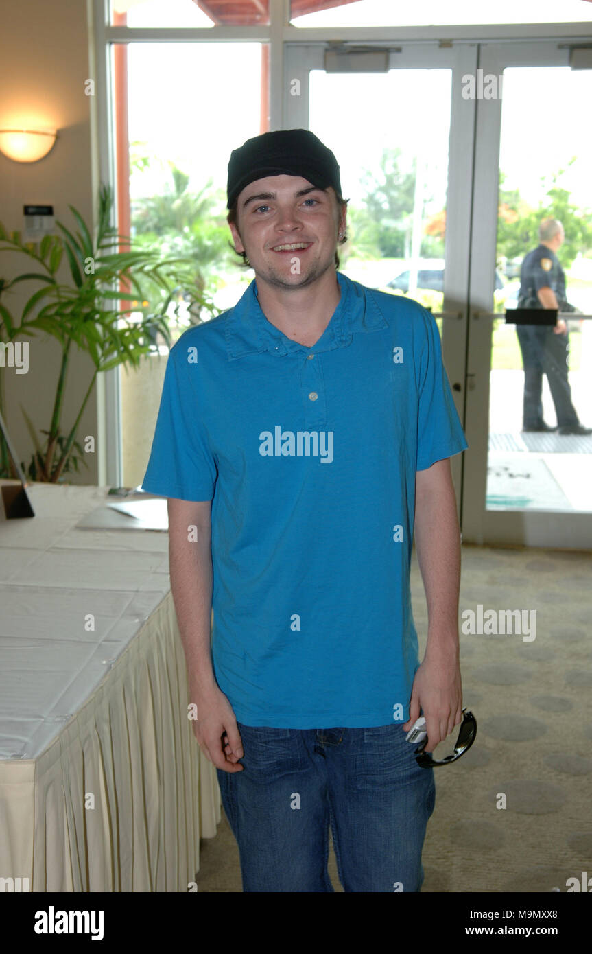 SMG   061007 Sopranos recap 21.JPG TOUTES LES PHOTOS PRISES 2005-2007 EN FLORIDE USA ( fichier photos) MIAMI BEACH - juin, 10, 2007 : The Sopranos est une série télévisée américaine créée par David Chase et diffusées à l'origine sur le réseau HBO. Le spectacle s'articule autour de New Jersey mafia boss Tony Soprano et les difficultés auxquelles il fait face alors qu'il tente d'équilibrer les exigences souvent contradictoires de sa vie familiale et de l'organisation criminelle qu'il dirige. La série stars, entre autres, James Gandolfini, Lorraine Bracco, Edie Falco, et Michael Imperioli. Le salon dispose d'un grand jeté et plusieurs états Banque D'Images