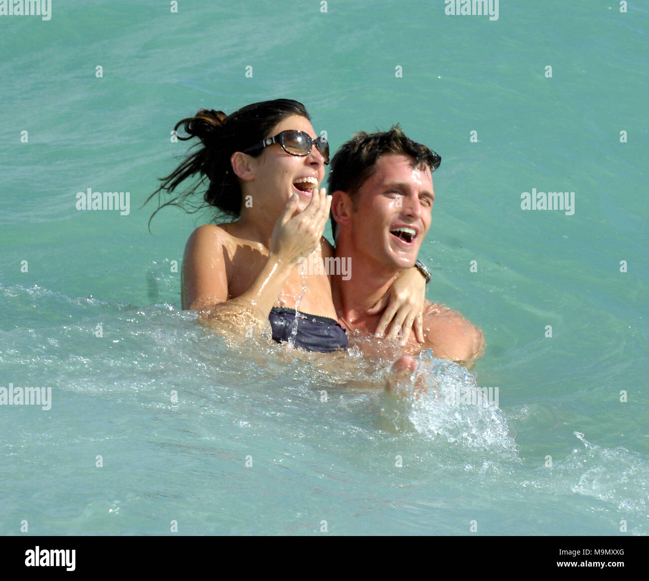 SMG   061007 Sopranos recap 25.JPG TOUTES LES PHOTOS PRISES 2005-2007 EN FLORIDE USA ( fichier photos) MIAMI BEACH - juin, 10, 2007 : The Sopranos est une série télévisée américaine créée par David Chase et diffusées à l'origine sur le réseau HBO. Le spectacle s'articule autour de New Jersey mafia boss Tony Soprano et les difficultés auxquelles il fait face alors qu'il tente d'équilibrer les exigences souvent contradictoires de sa vie familiale et de l'organisation criminelle qu'il dirige. La série stars, entre autres, James Gandolfini, Lorraine Bracco, Edie Falco, et Michael Imperioli. Le salon dispose d'un grand jeté et plusieurs états Banque D'Images