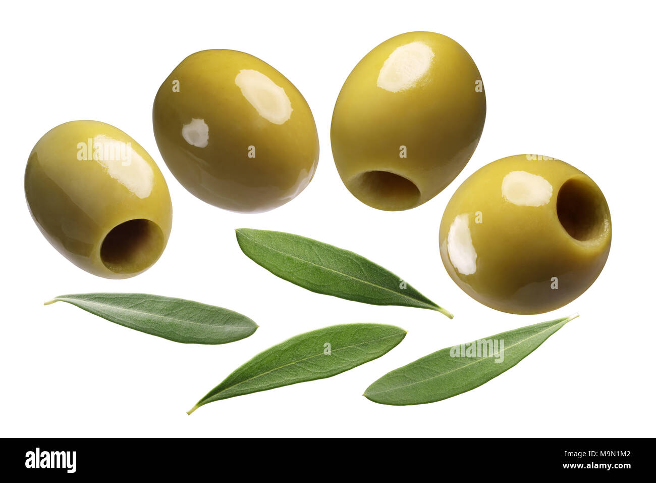 Olives dénoyautées vert (Grand Manzanilla ou Chalkidiki). Pour chaque chemin de détourage Banque D'Images