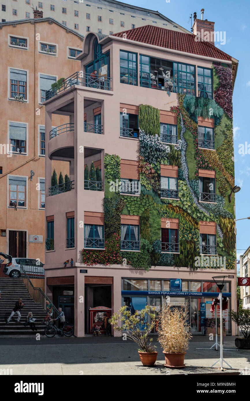 Mur des Canuts, Lyon, France. La plus grande et plus grande peinture murale couvrant 1200 m2. Trompe l'oeil" ( =illusion optique). Banque D'Images