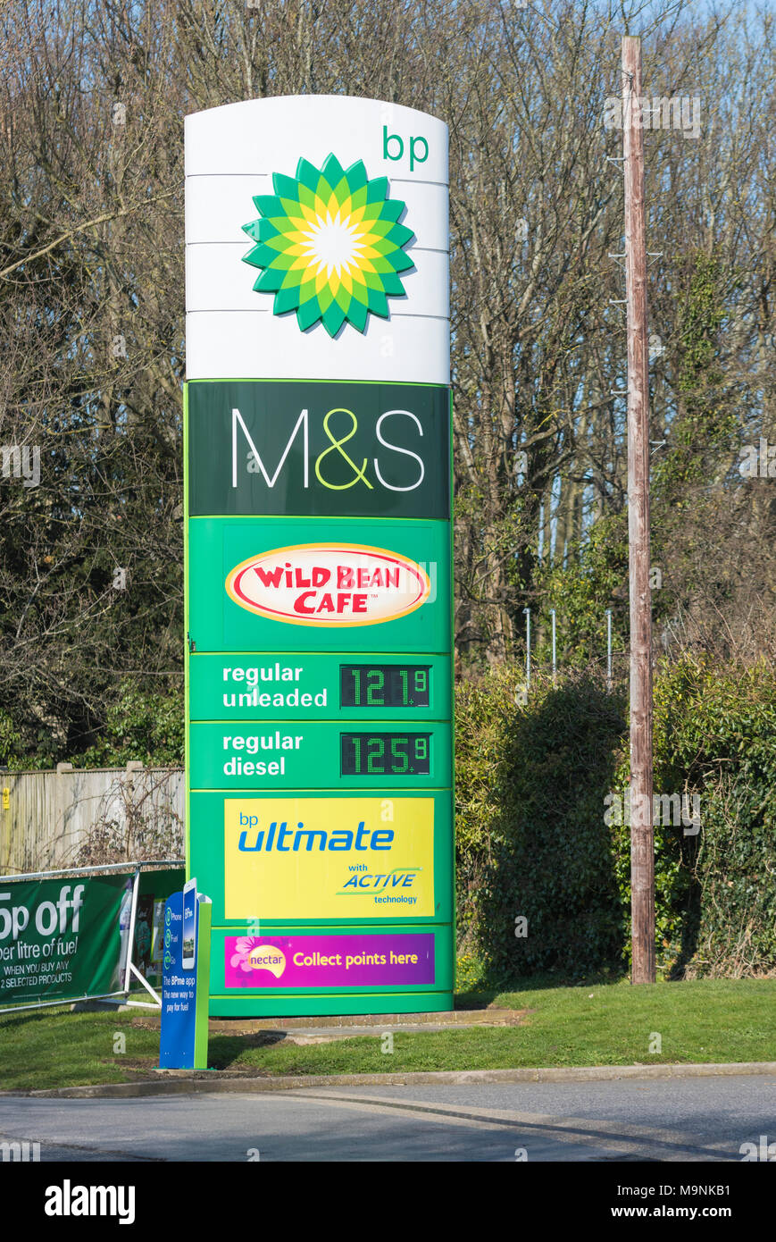 BP station de carburant pour l'achat d'essence et diesel avec boutiques sur place au Royaume-Uni. Station service BP. Banque D'Images