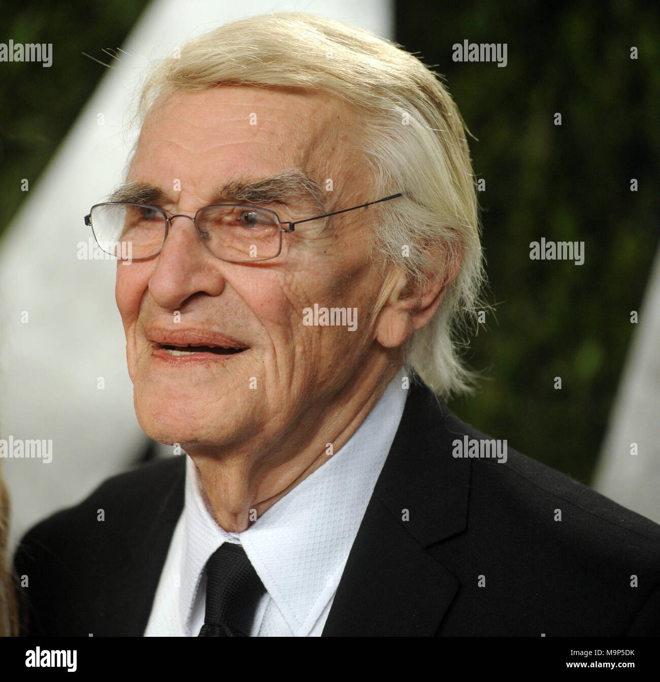 WEST HOLLYWOOD, CA - le 24 février : Martin Landau arrive au 2013 Vanity Fair Oscar Party Tour au coucher du Soleil le 24 février 2013 à West Hollywood, Californie Personnes : Martin Landau Banque D'Images