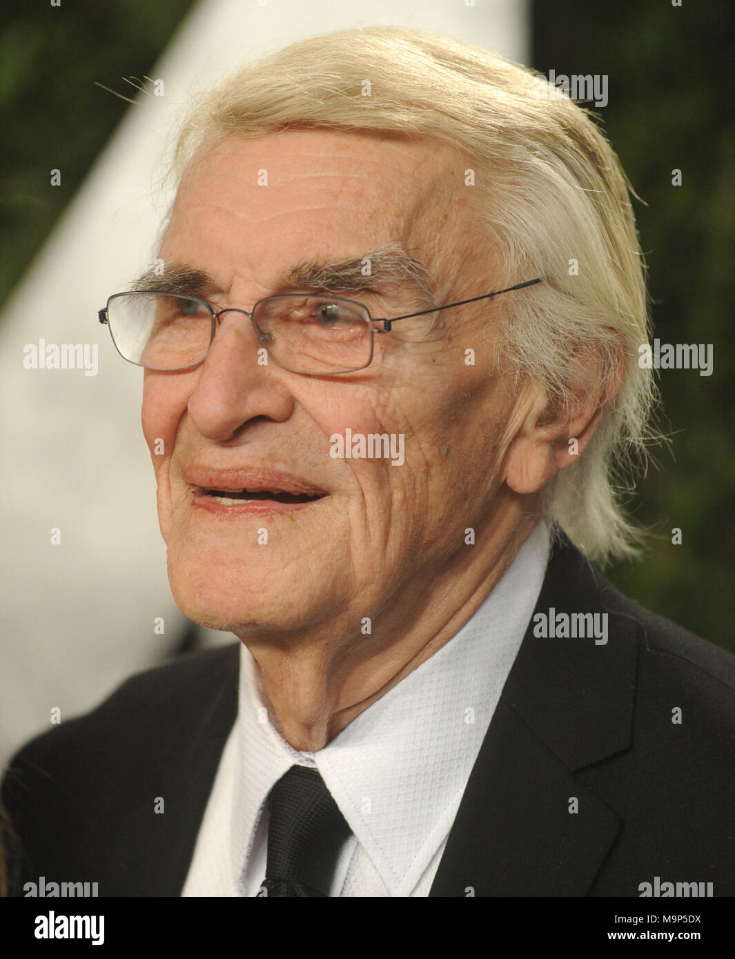 WEST HOLLYWOOD, CA - le 24 février : Martin Landau arrive au 2013 Vanity Fair Oscar Party Tour au coucher du Soleil le 24 février 2013 à West Hollywood, Californie Personnes : Martin Landau Banque D'Images