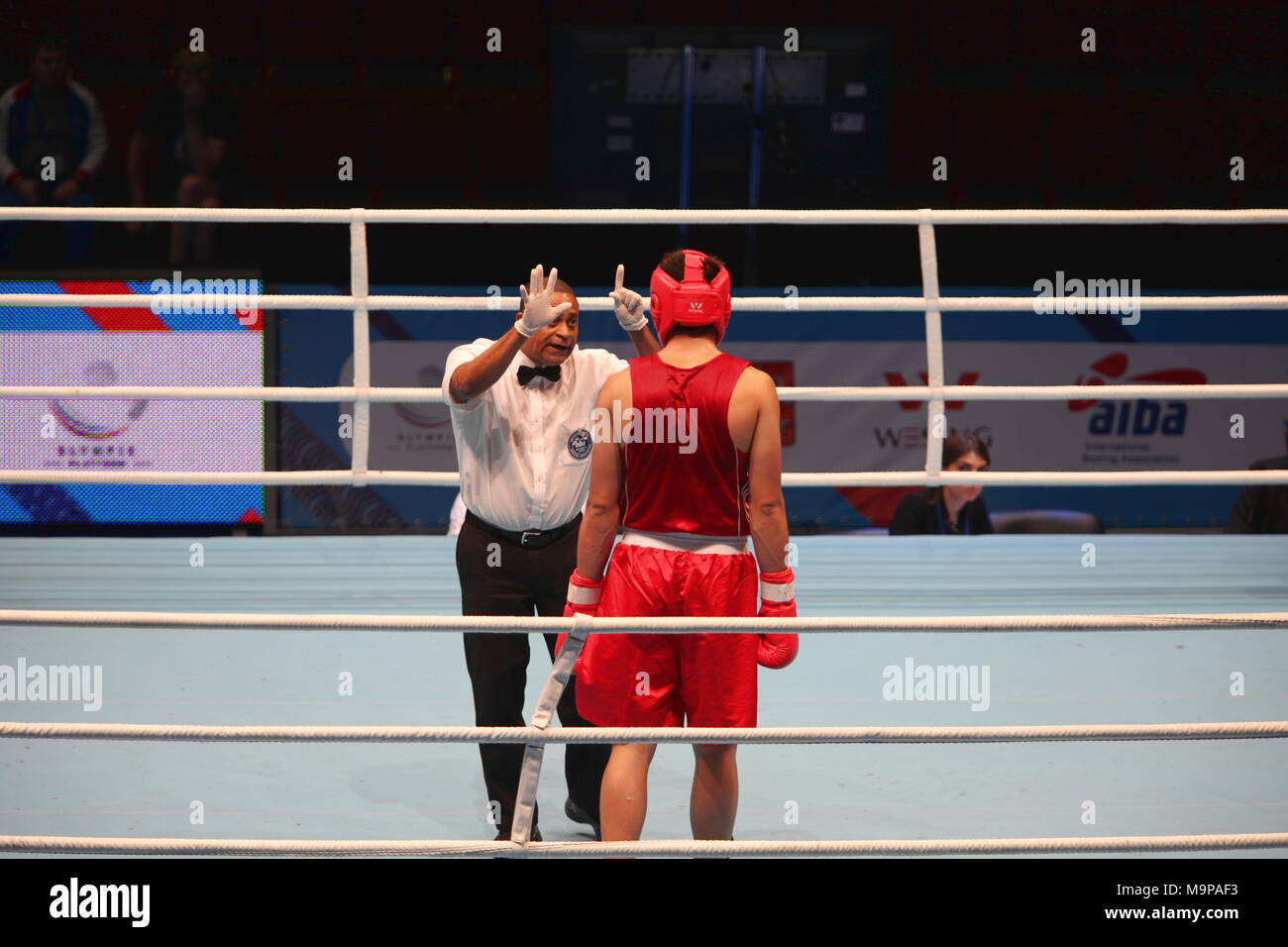 Saint-pétersbourg, Russie, le 21 novembre 2016 Championnats du Monde de Boxe AIBA Les jeunes hommes Banque D'Images
