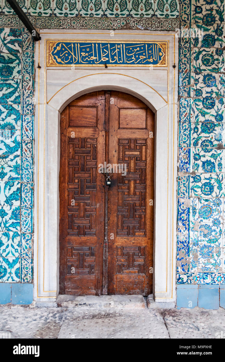 Les détails architecturaux à l'intérieur du palais de Topkapi à Istanbul, Turquie Banque D'Images