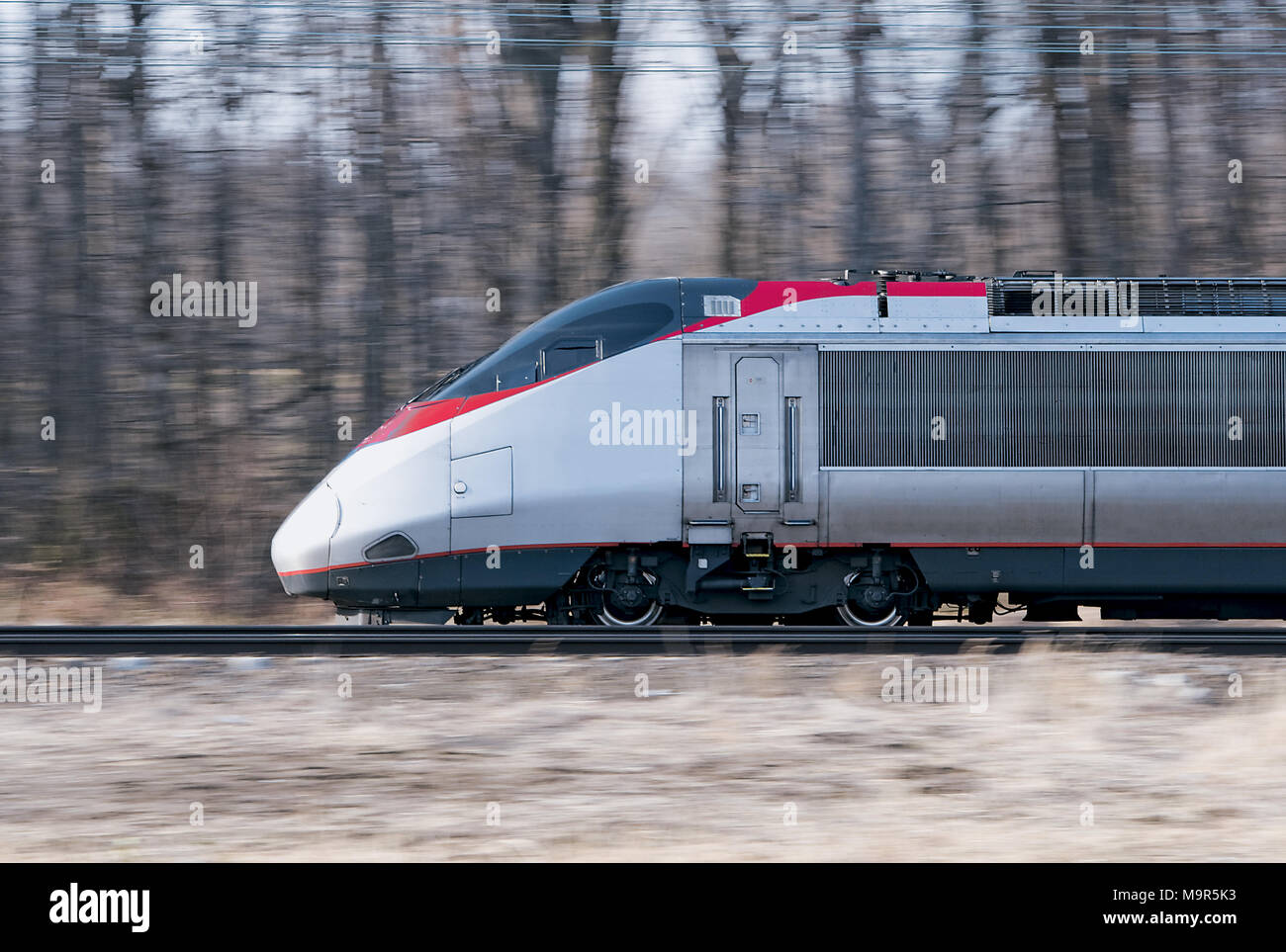 Le train de voyageurs à grande vitesse Banque D'Images