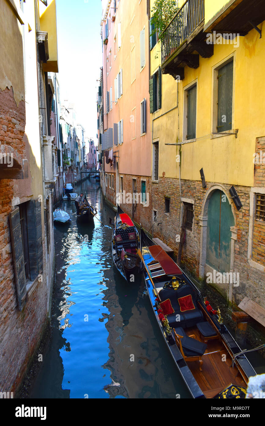 Vues dans et autour de la ville italienne de Venise et le Grand Canal et ses nombreux détails et caractéristiques architecturales Banque D'Images
