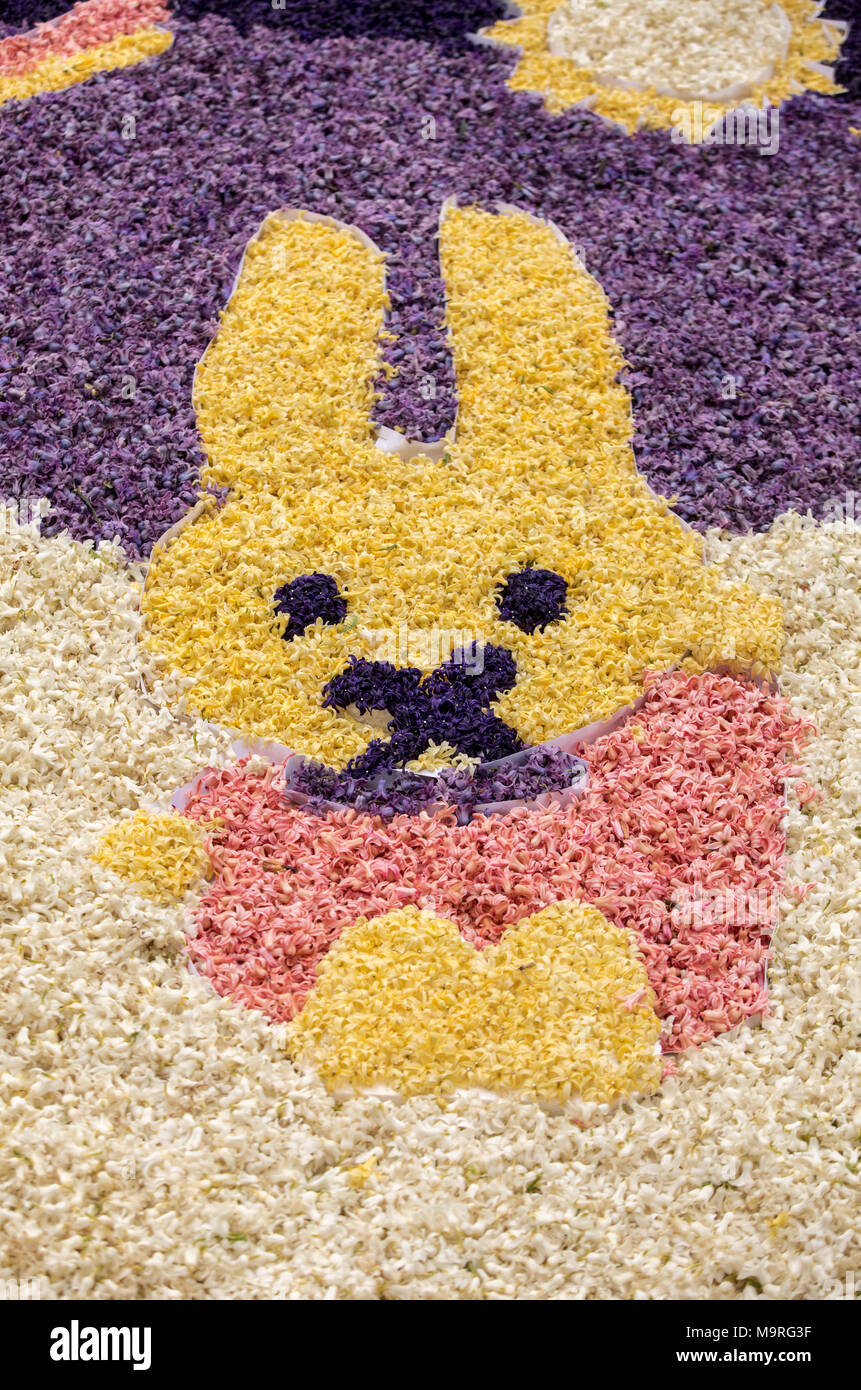Noordwijk, Pays-Bas - le 23 avril 2017 lapin de Pâques : faites des jacinthes à la traditionnelle parade des fleurs Bloemencorso de Noordwijk à Haar Banque D'Images