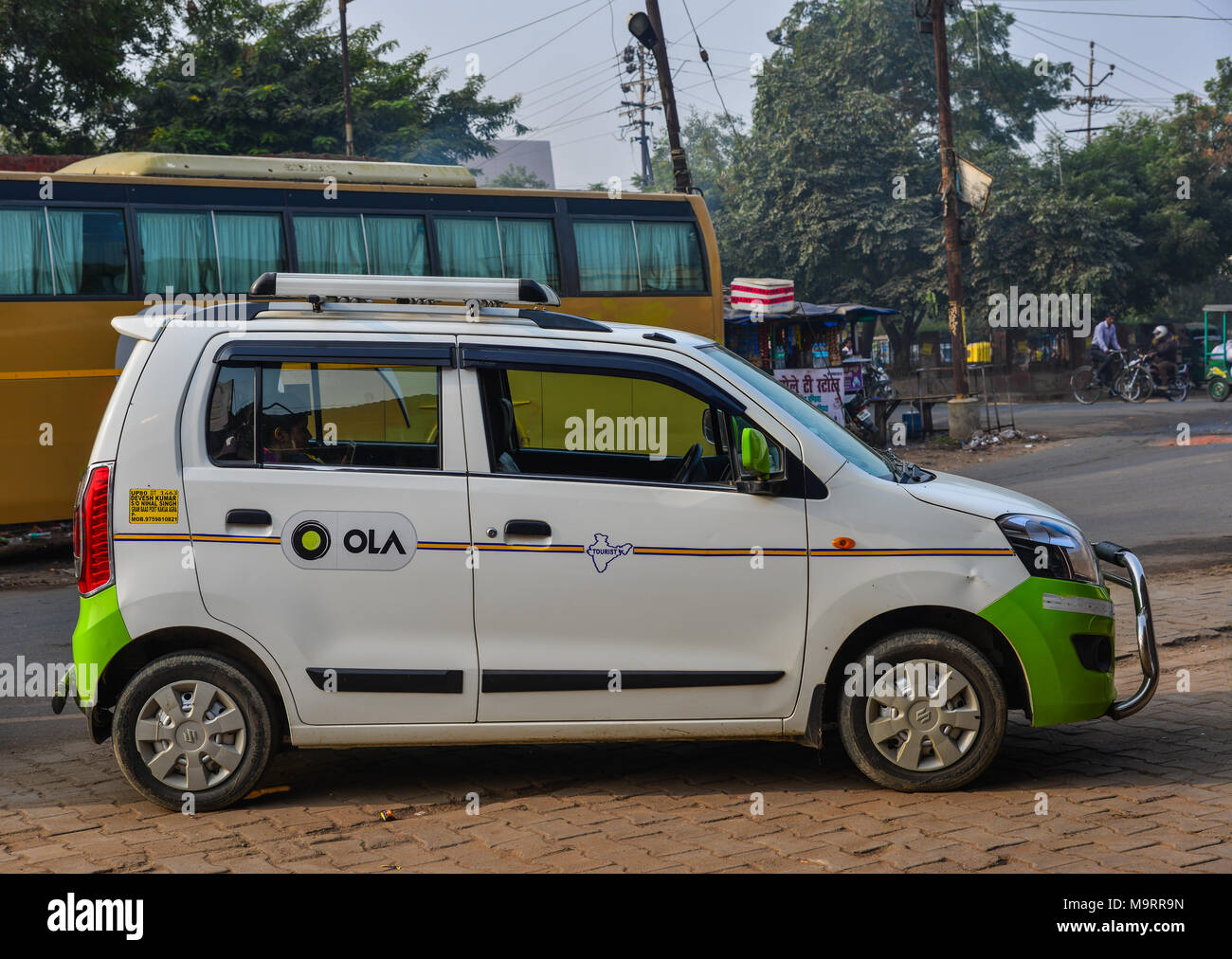 Agra, Inde - Nov 12, 2017. Llo location sur rue dans Agra, Inde. L'Agra est inclus sur le triangle d'or circuit touristique, avec Delhi et Jaipur. Banque D'Images