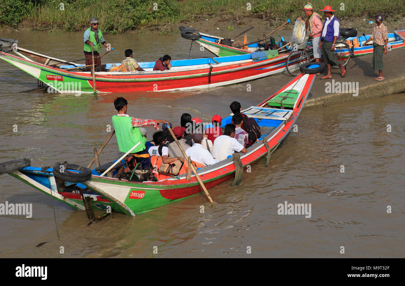 Le Myanmar, Yangon, bateaux, personnes, fleuve Yangon Botataung, jetée, Banque D'Images