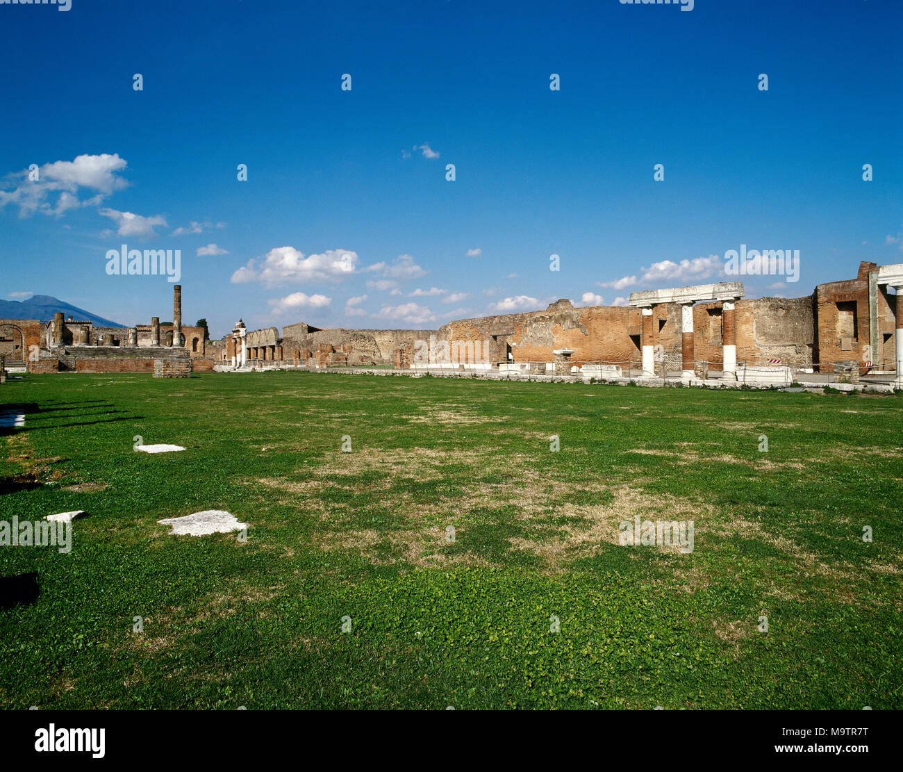 Pompéi. Ancienne ville romaine. Le Forum. Économique, religieux et politique de la ville. Pompei, Campanie, Italie. Banque D'Images