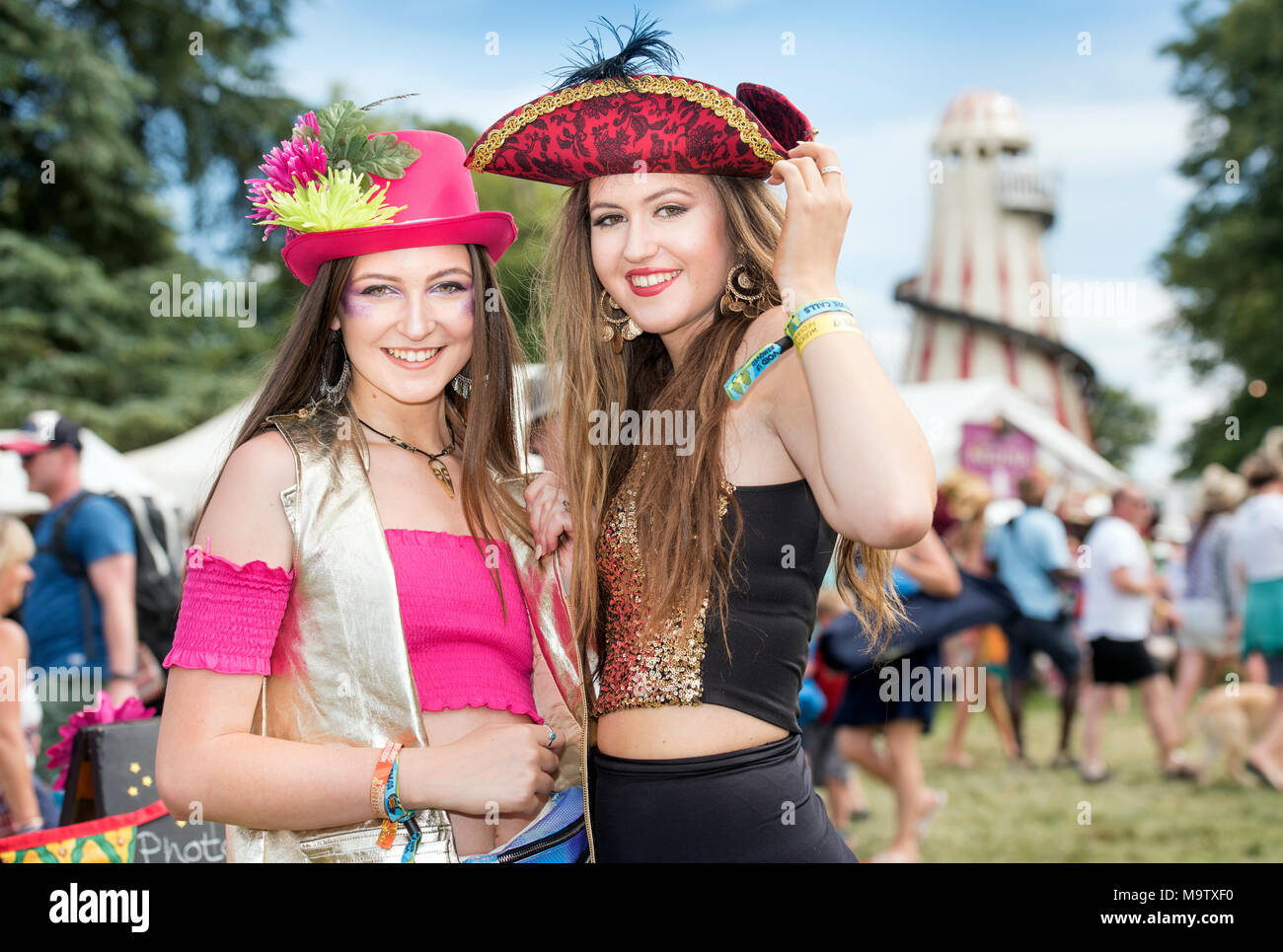 Natasha & Emily Roberts de l'armoire des possibilités infinies à l'Cornbury Music Festival 2017 Banque D'Images