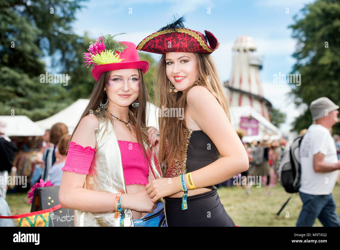 Natasha & Emily Roberts de l'armoire des possibilités infinies à l'Cornbury Music Festival 2017 Banque D'Images