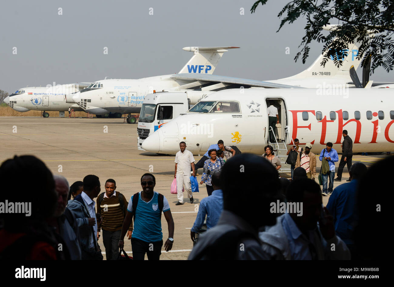 L'ÉTHIOPIE, Gambela aéroport, avions de transport russes du PAM et Ethiopian Airlines / AETHIOPIEN, Gambela Flughafen mit von Flugzeugen und PAM Ethiopian Airlines Banque D'Images