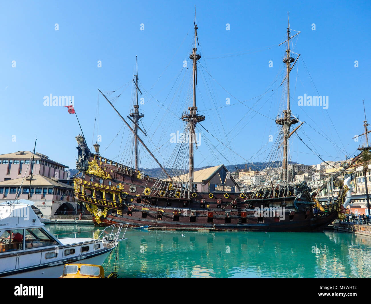 Gênes (Genova), l'Italie, le 25 mars 2018 - Galeone Neptune bateau de pirate à Gênes Porto Antico (vieux port), de l'Italie. Banque D'Images