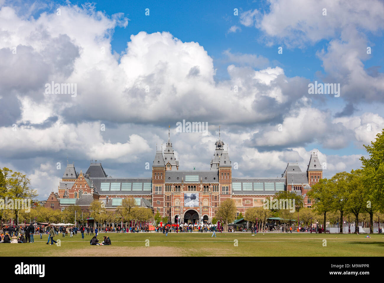Le Musée de l'État sur le Museumplein à Amsterdam aux Pays-Bas. Banque D'Images