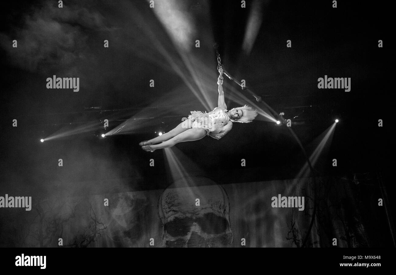 Bournemouth, UK.27 mars 2018. Cirque des horreurs au pavillon, à Bournemouth. Crédit : Charlie Raven/Alamy Live News Banque D'Images