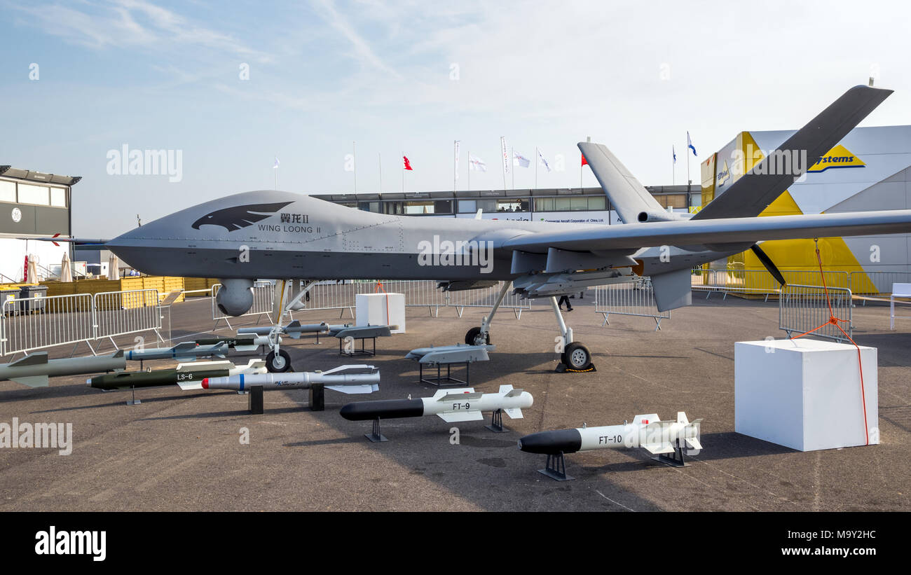 PARIS, FRANCE - JUN 22, 2017 : Chinois Chengdu Aircraft (CAIG) Wing Loong II drone UAV militaire a présenté au salon du Bourget 2017. Banque D'Images