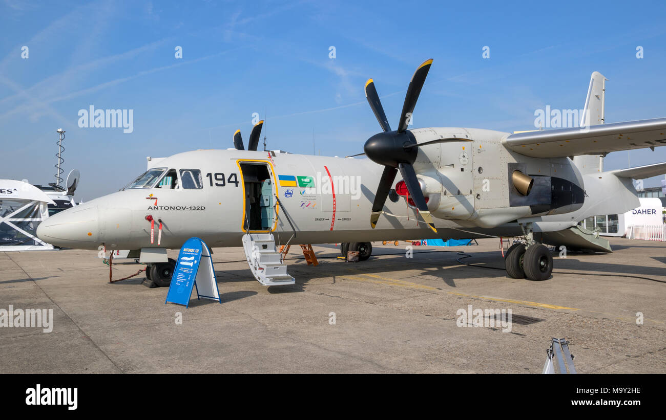 PARIS, FRANCE - JUN 23, 2017 : Antonov An-132D'Avion de transport militaire. Une version améliorée de la-32 développé conjointement par l'Arabie Saoudite et l'Ukra Banque D'Images