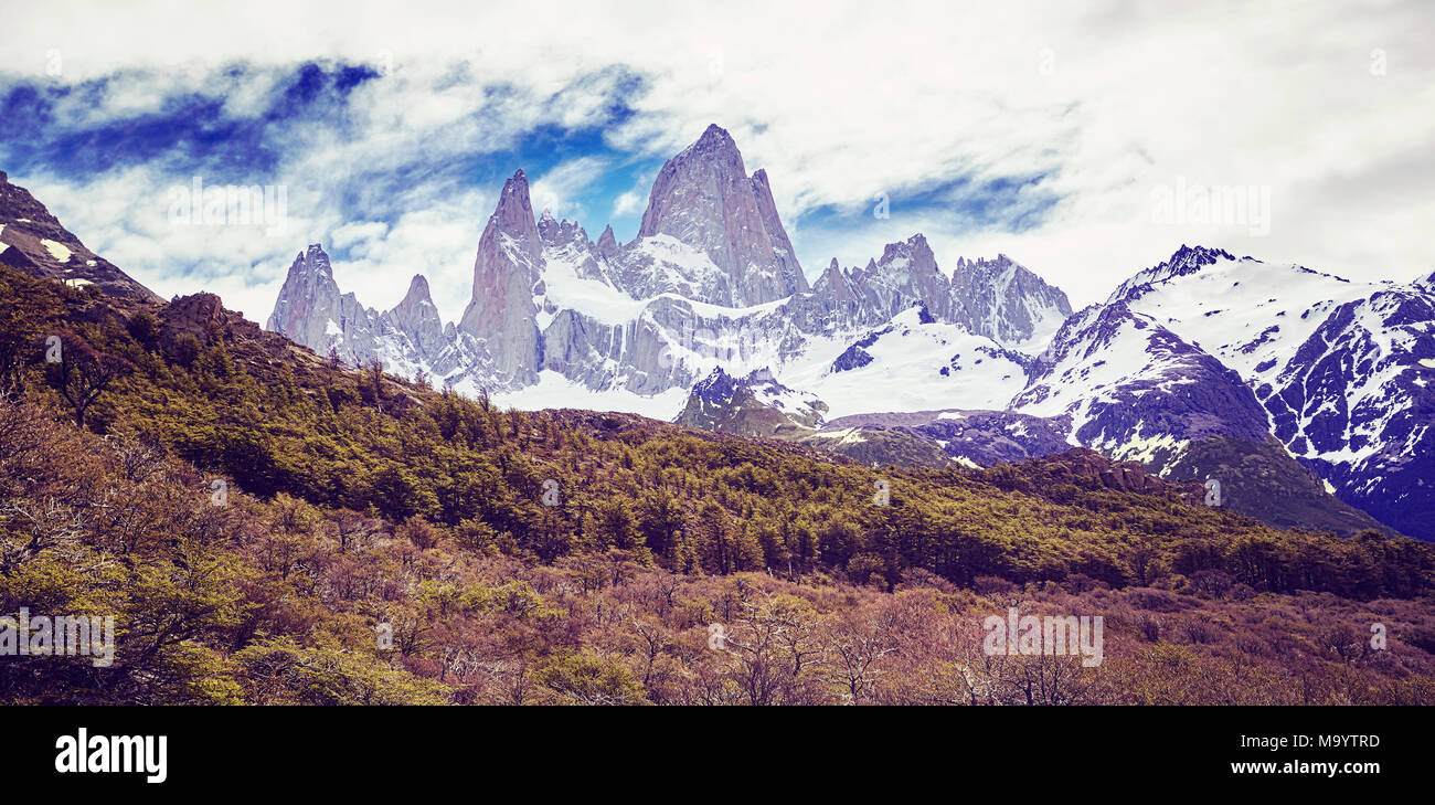 Fitz Roy, panorama de montagnes aux tons couleur photo, l'Argentine. Banque D'Images
