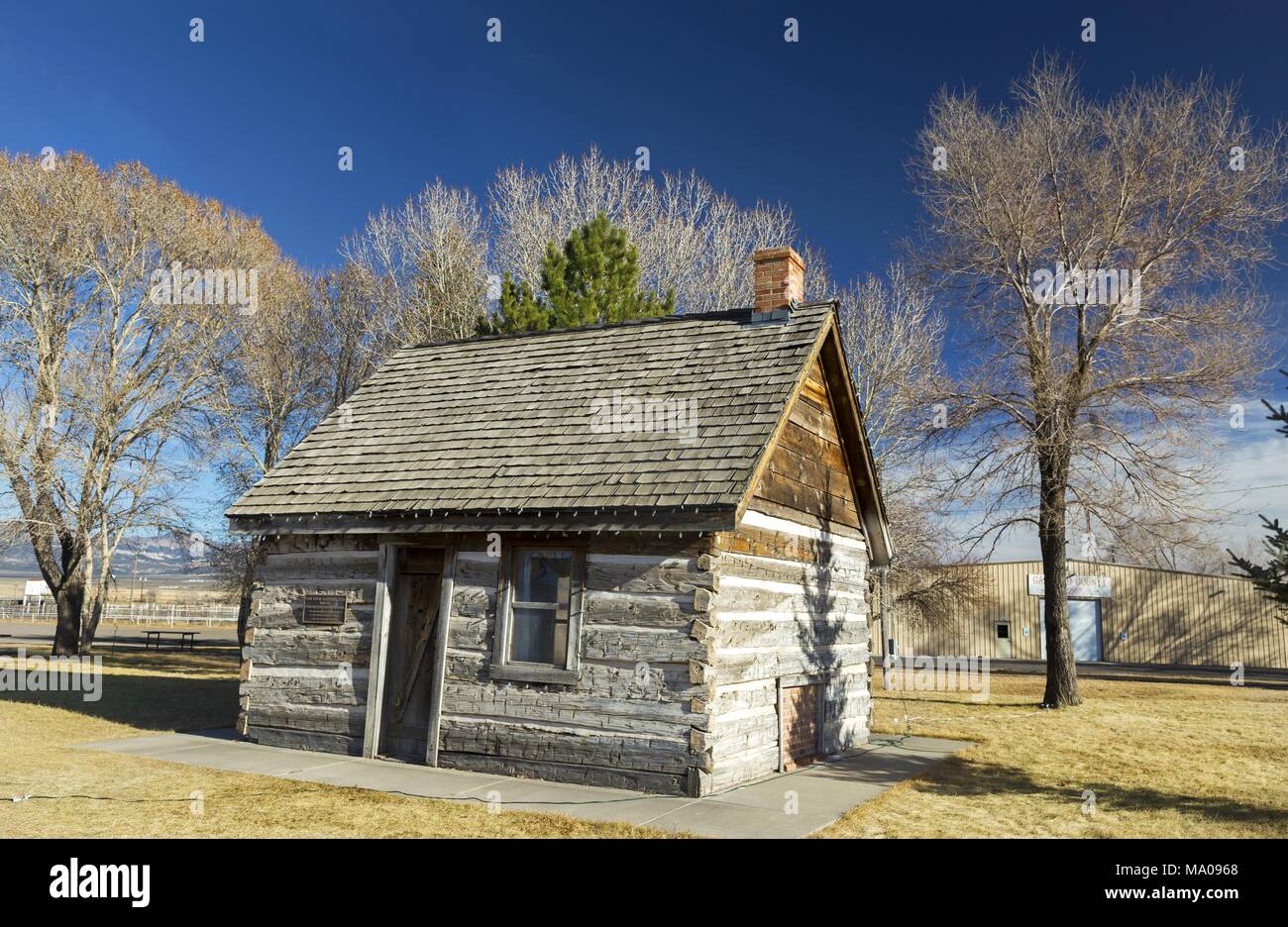 Historique rustique Old Wild West Wood Log Cabin extérieur Mormon Pioneer Settlement Heritage Park près de la ville de Panguitch, Utah sud-ouest des États-Unis Sunny Day Banque D'Images