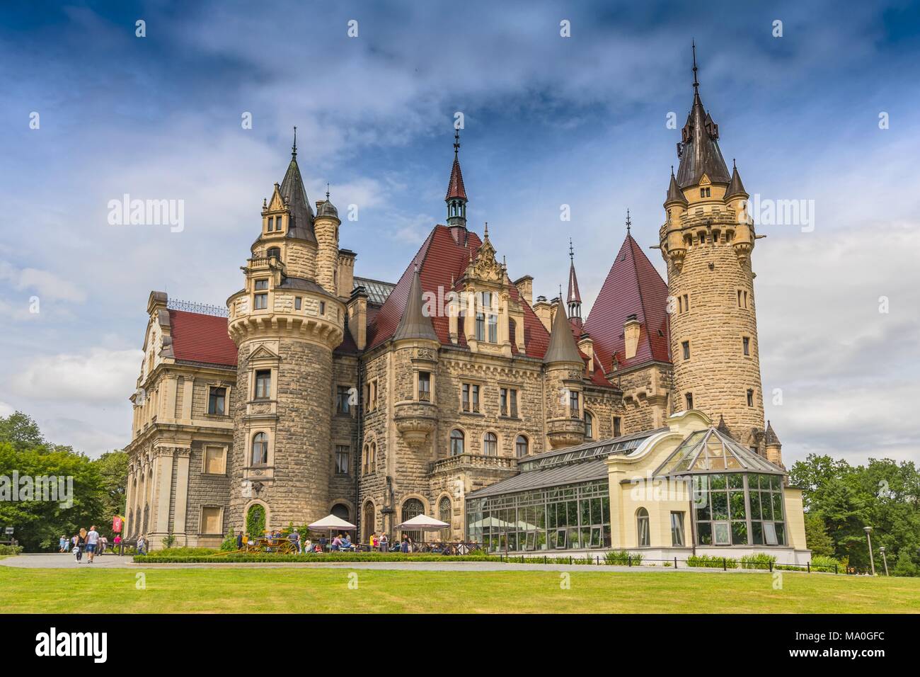 Château fabuleux à Moszna, près de Opole, Silésie, Pologne. Banque D'Images