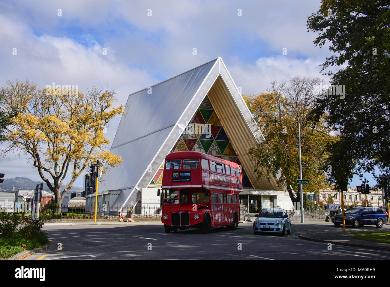 L'unique cathédrale en carton, fabriqué à partir des contenants d'expédition et les tubes en carton, Christchurch, Nouvelle-Zélande Banque D'Images